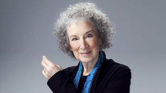 مارگارت اتوود Margaret Atwood نویسنده‌ی ۸۰ ساله کانادایی