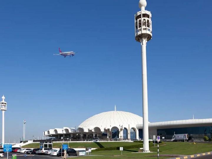 چگونه از فرودگاه شارجه به دبی برویم؟
